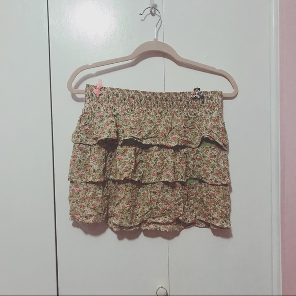 Costa Blanca Floral Skirt - Picture 1 of 4